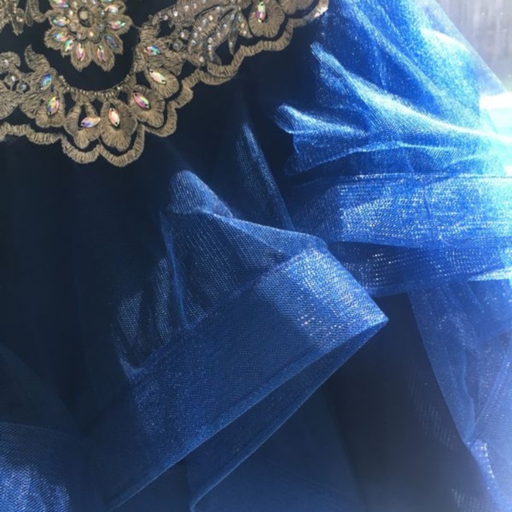 Dress - Picture 8 of 8